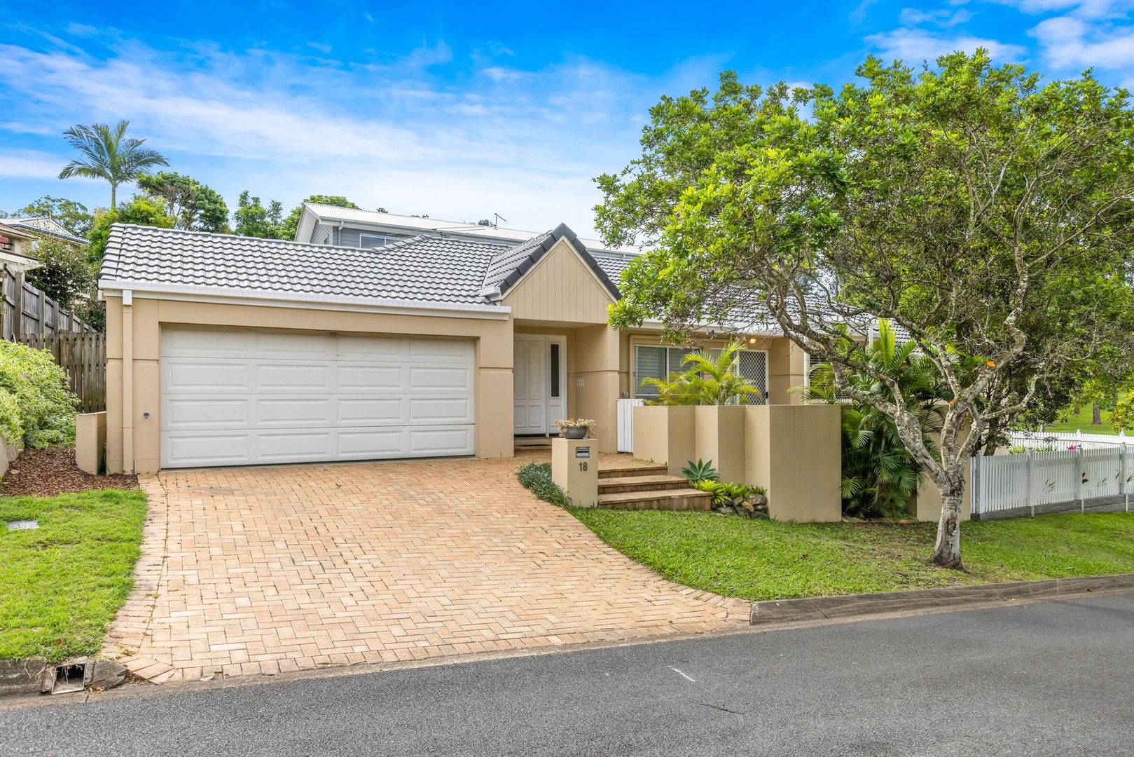 18 Parkway Place, Kenmore QLD 4069, Image 0