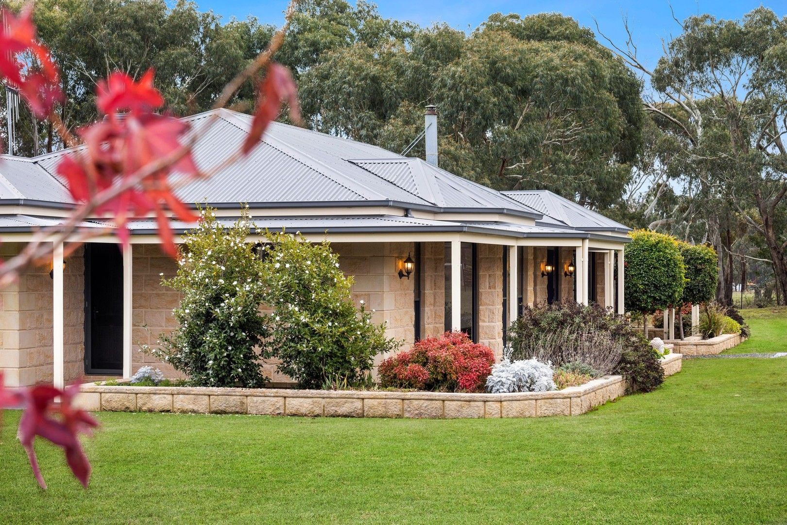 2 Strawhorn Court, Kyneton VIC 3444, Image 0