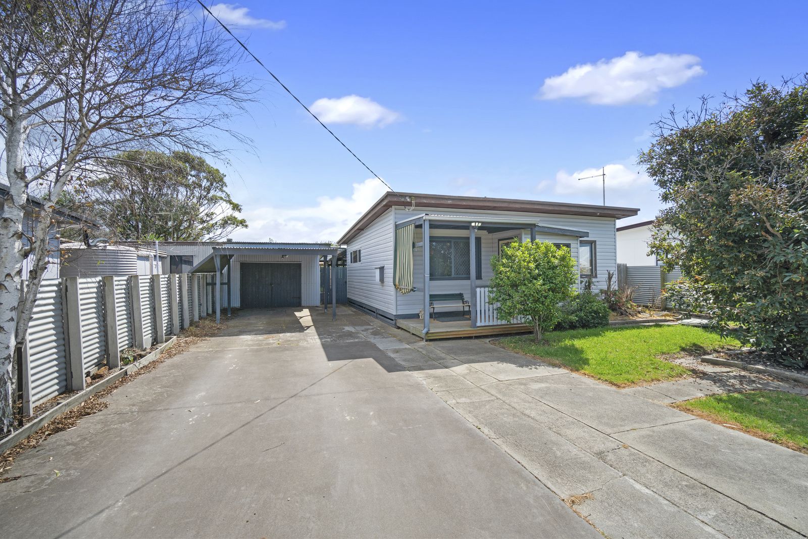 17 Davies Street, Seaspray VIC 3851