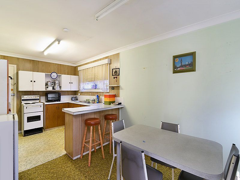 4 Thompson Street, Belmont South NSW 2280, Image 2