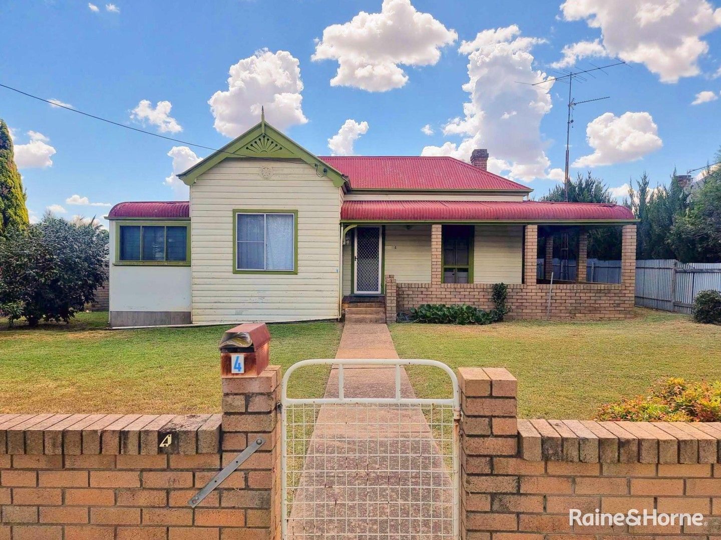 4 Young Street, Grenfell NSW 2810, Image 0