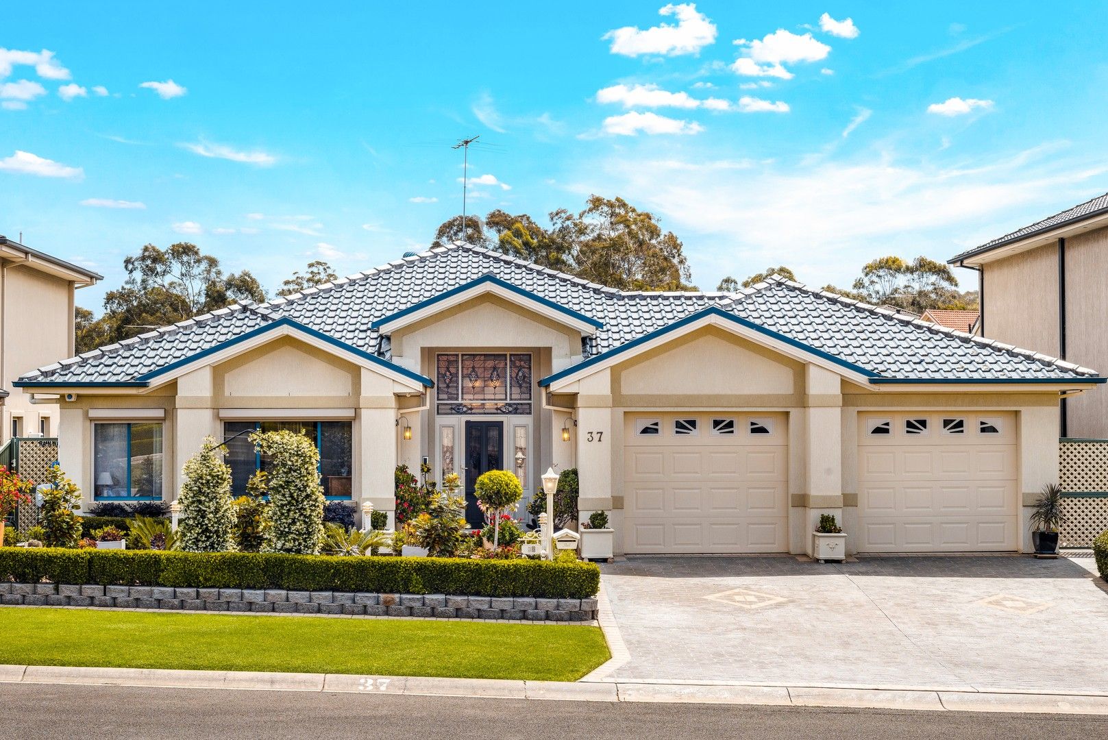 37 Hackett Road, Abbotsbury NSW 2176, Image 0