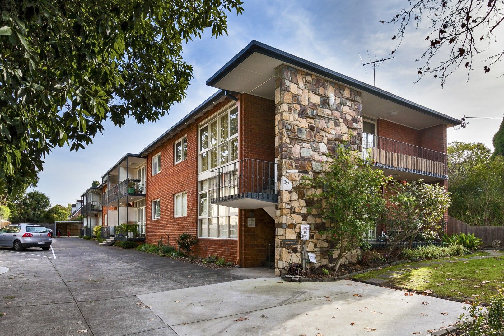 2 bedrooms Apartment / Unit / Flat in 8/297 Upper Heidelberg Road IVANHOE VIC, 3079
