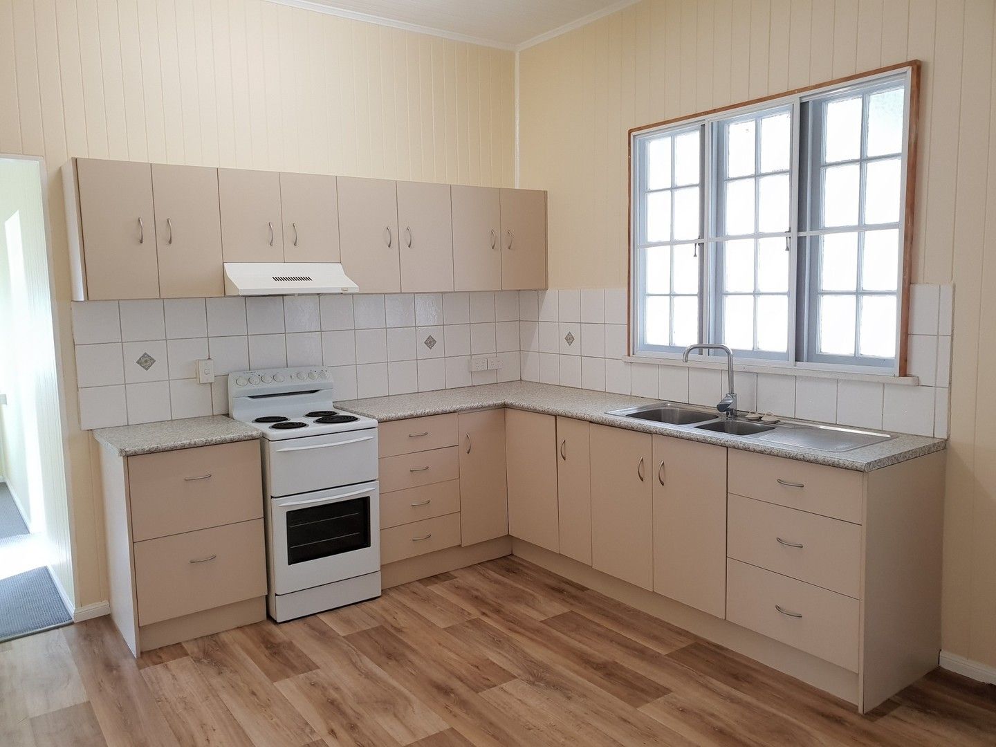 3 bedrooms House in 57 Kings Road PIMLICO QLD, 4812