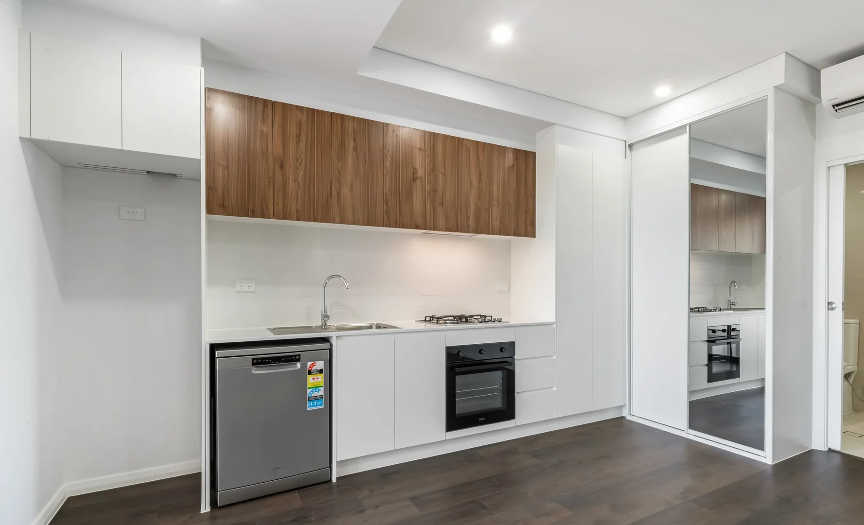 Additional image 3 of 104/127 Great Western Hwy, Mays Hill NSW 2145