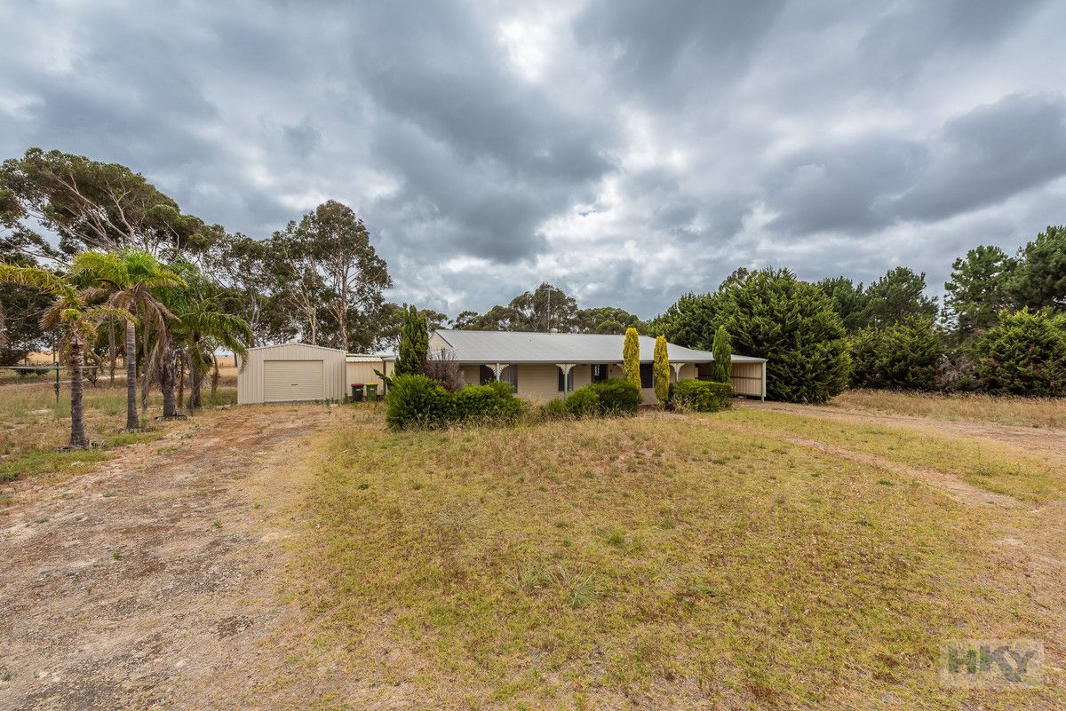 138 Sovereign Hill Drive, Gabbadah WA 6041, Image 2