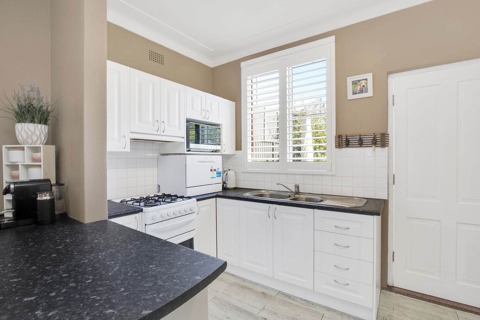 6 Edward Street, Botany NSW 2019, Image 2