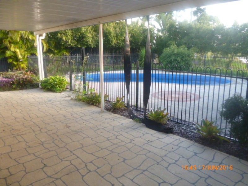 4 bedrooms House in 9 Brolga Court ELI WATERS QLD, 4655