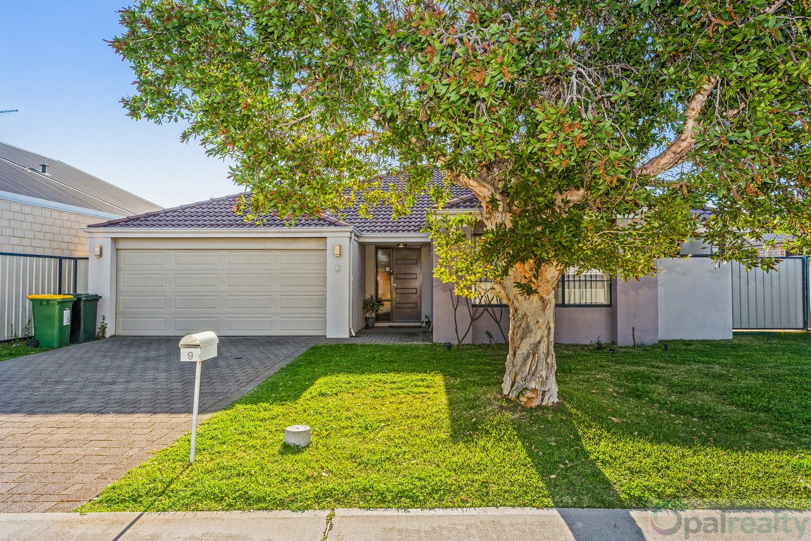 4 bedrooms House in 9 Kirkland Way MEADOW SPRINGS WA, 6210