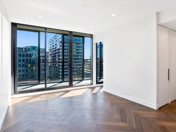 2 bedrooms Apartment / Unit / Flat in 704/555 St Kilda Road MELBOURNE VIC, 3004