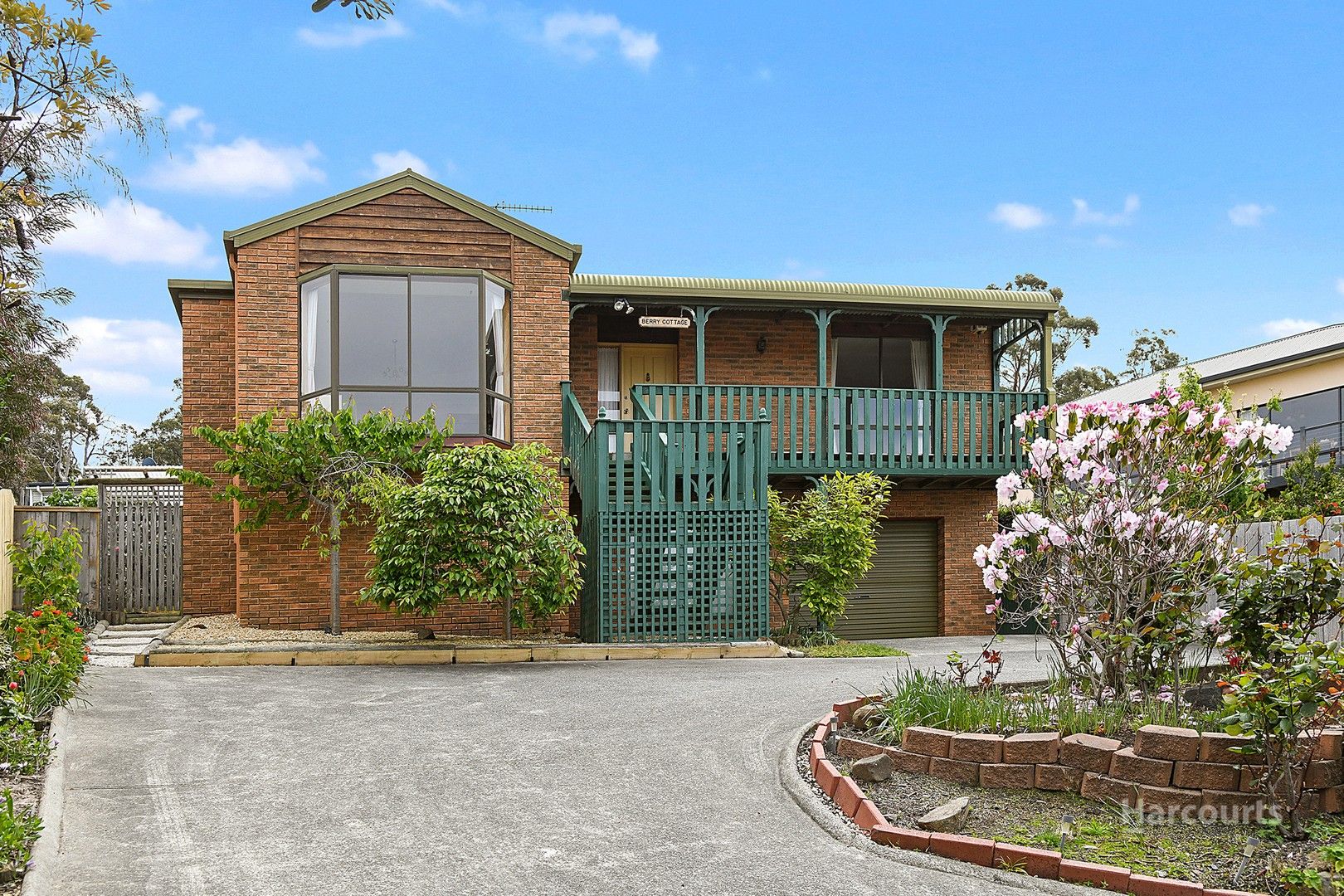 3 bedrooms House in 1/27 Stirling Avenue BLACKMANS BAY TAS, 7052