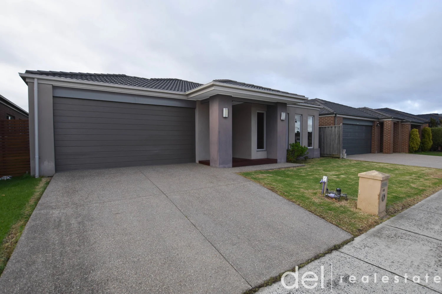 44 Fieldstone Crescent, Cranbourne North VIC 3977
