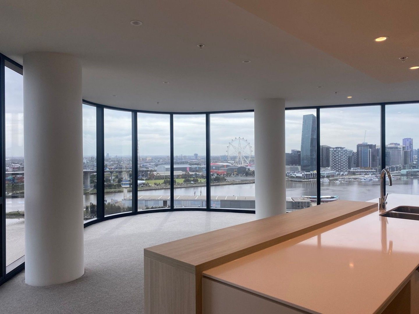 3 bedrooms Apartment / Unit / Flat in 1501/103 South Wharf Drive DOCKLANDS VIC, 3008