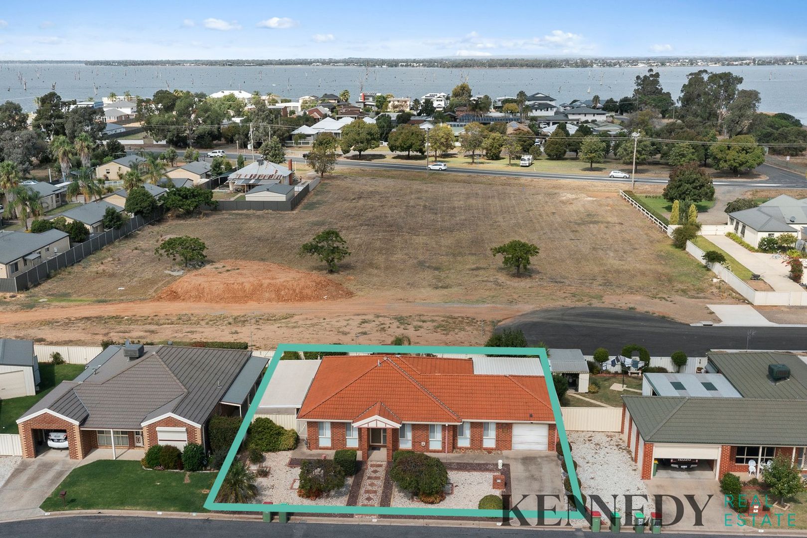 10 Sunshine Boulevard, Mulwala NSW 2647 House for Sale 499,000