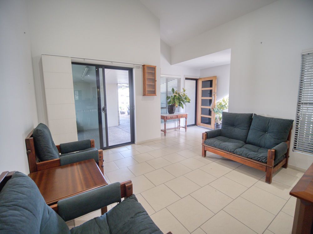 2/25 Garraway Street, West Mackay QLD 4740, Image 2