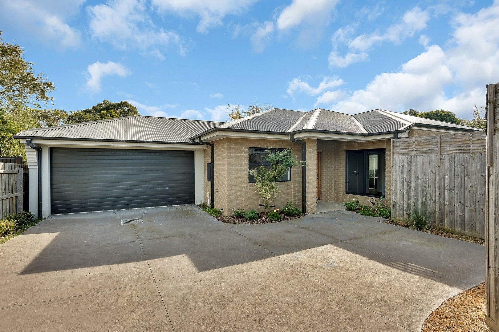 3 bedrooms Apartment / Unit / Flat in 15a Hutton Avenue FERNTREE GULLY VIC, 3156