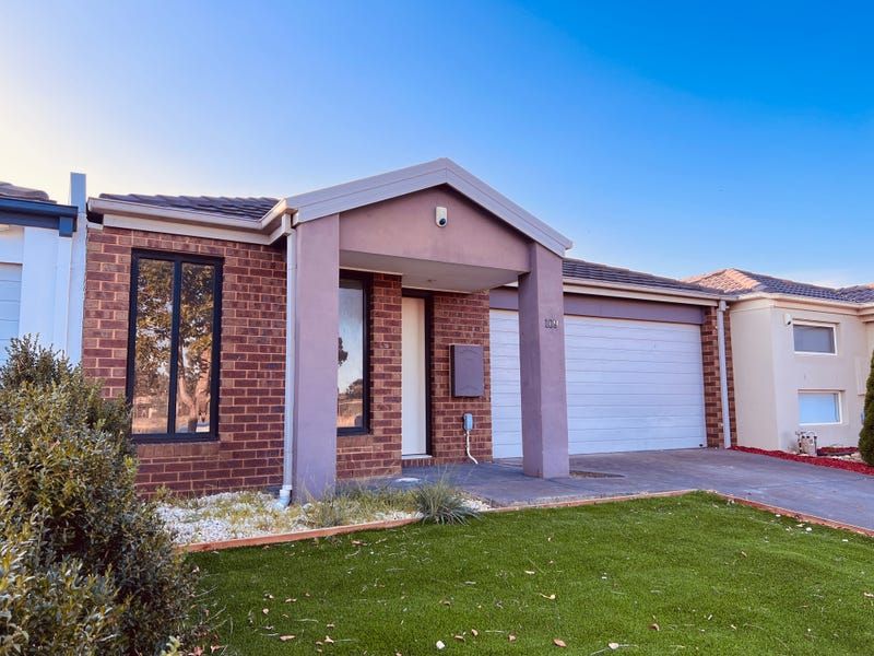 4 bedrooms House in 109 Swamphen Drive WILLIAMS LANDING VIC, 3027