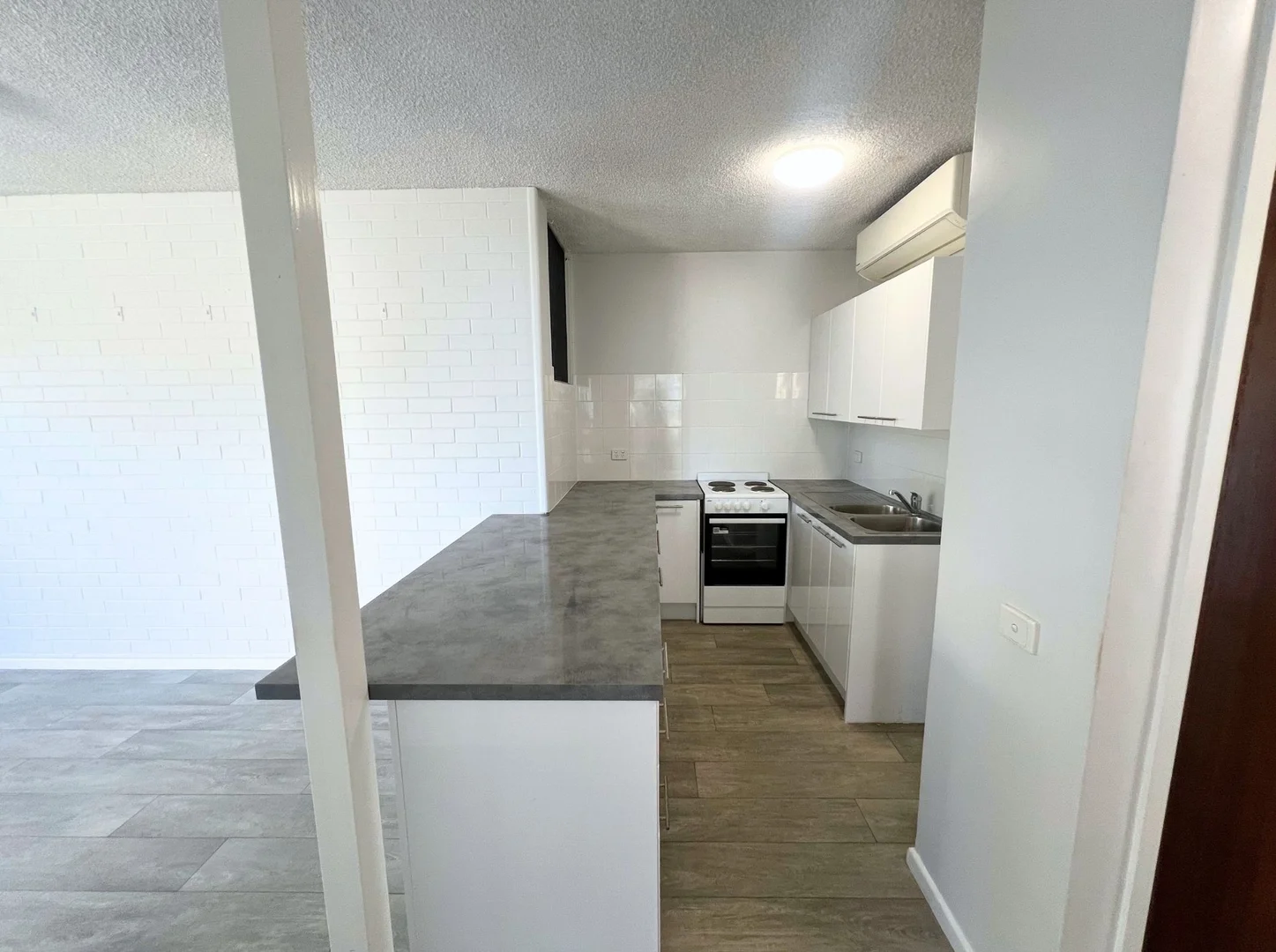 Additional image 7 of 4/73 Marine Parade, Redcliffe QLD 4020