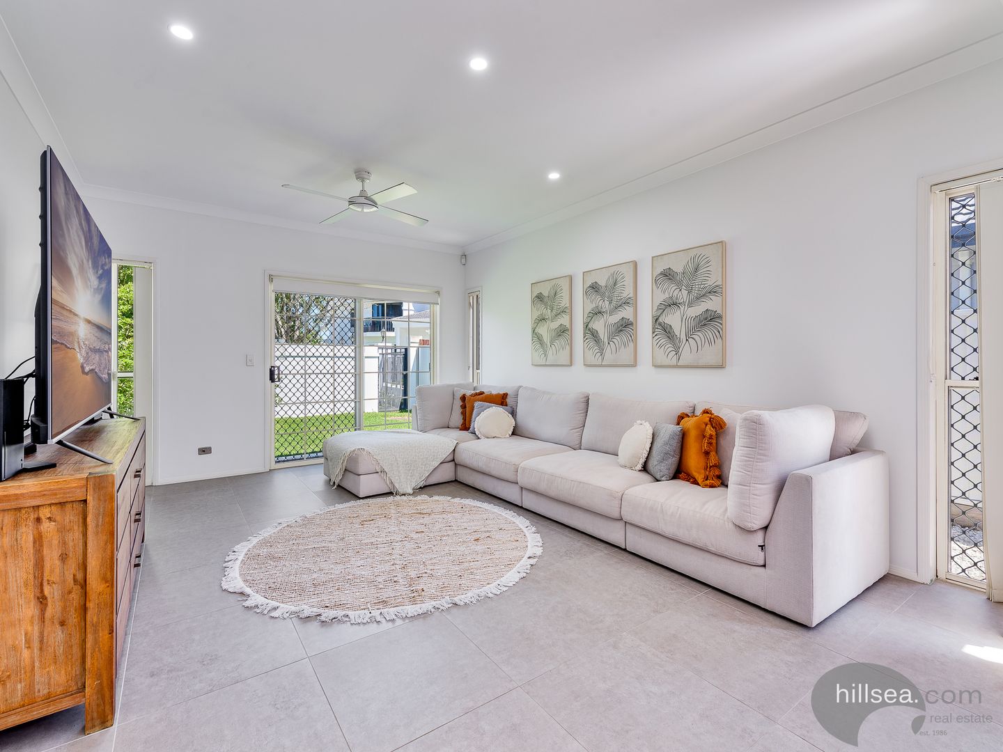 8 Wisemans Court, Helensvale QLD 4212, Image 2