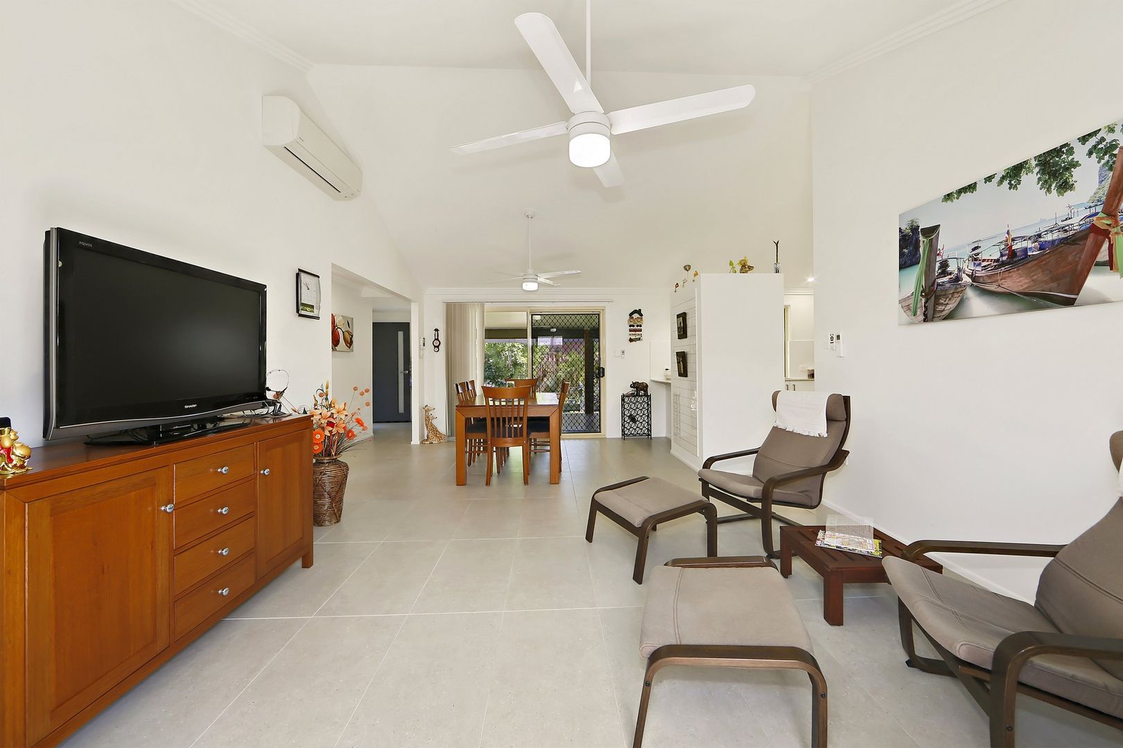 131 Hammond Street Urangan Qld 4655 Domain