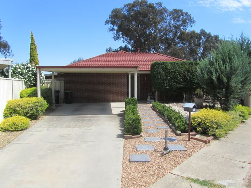4 bedrooms House in 17 George Say Court BENALLA VIC, 3672