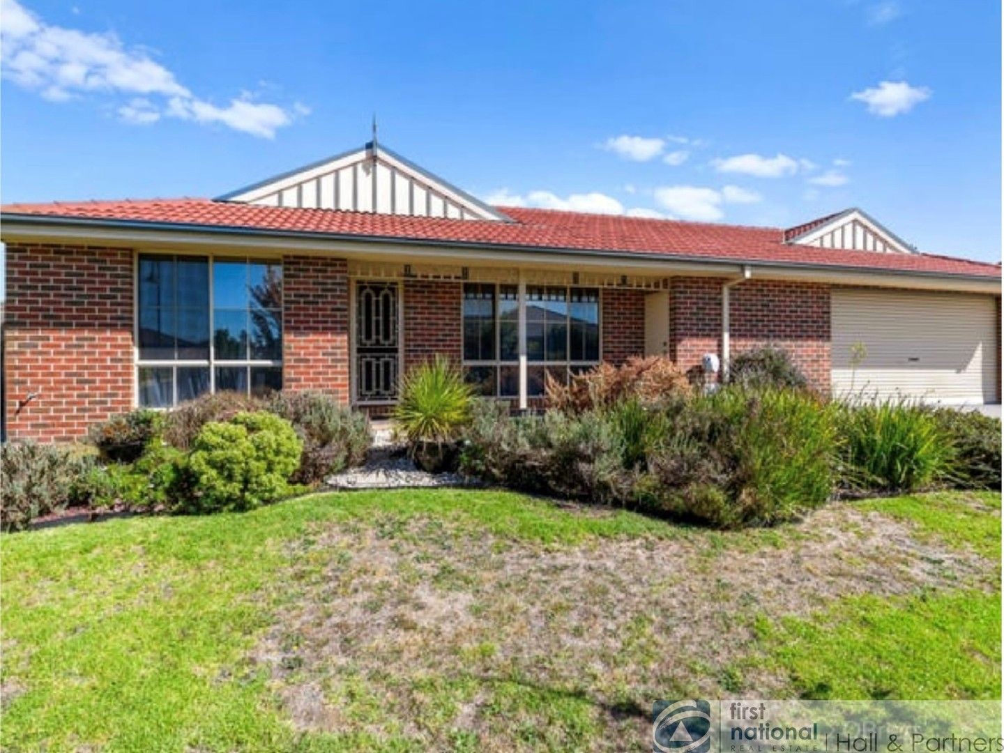3 bedrooms House in 19 Camelia Way PAKENHAM VIC, 3810