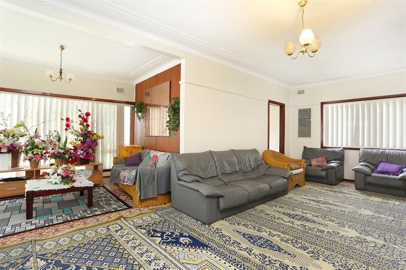 47 Waterside Cres, Carramar NSW 2163, Image 1