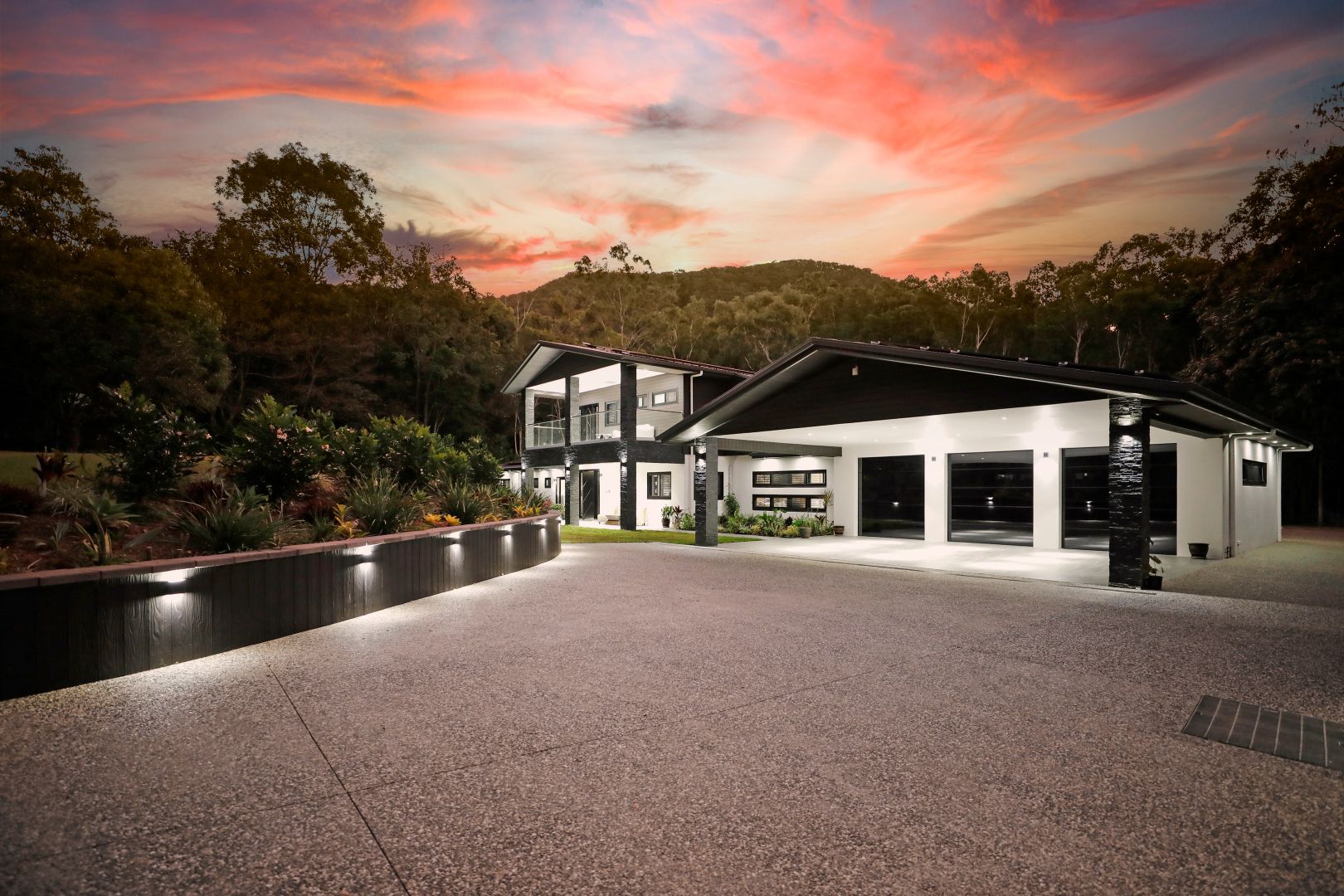 115 James Cook Drive, Kewarra Beach Property History & Address