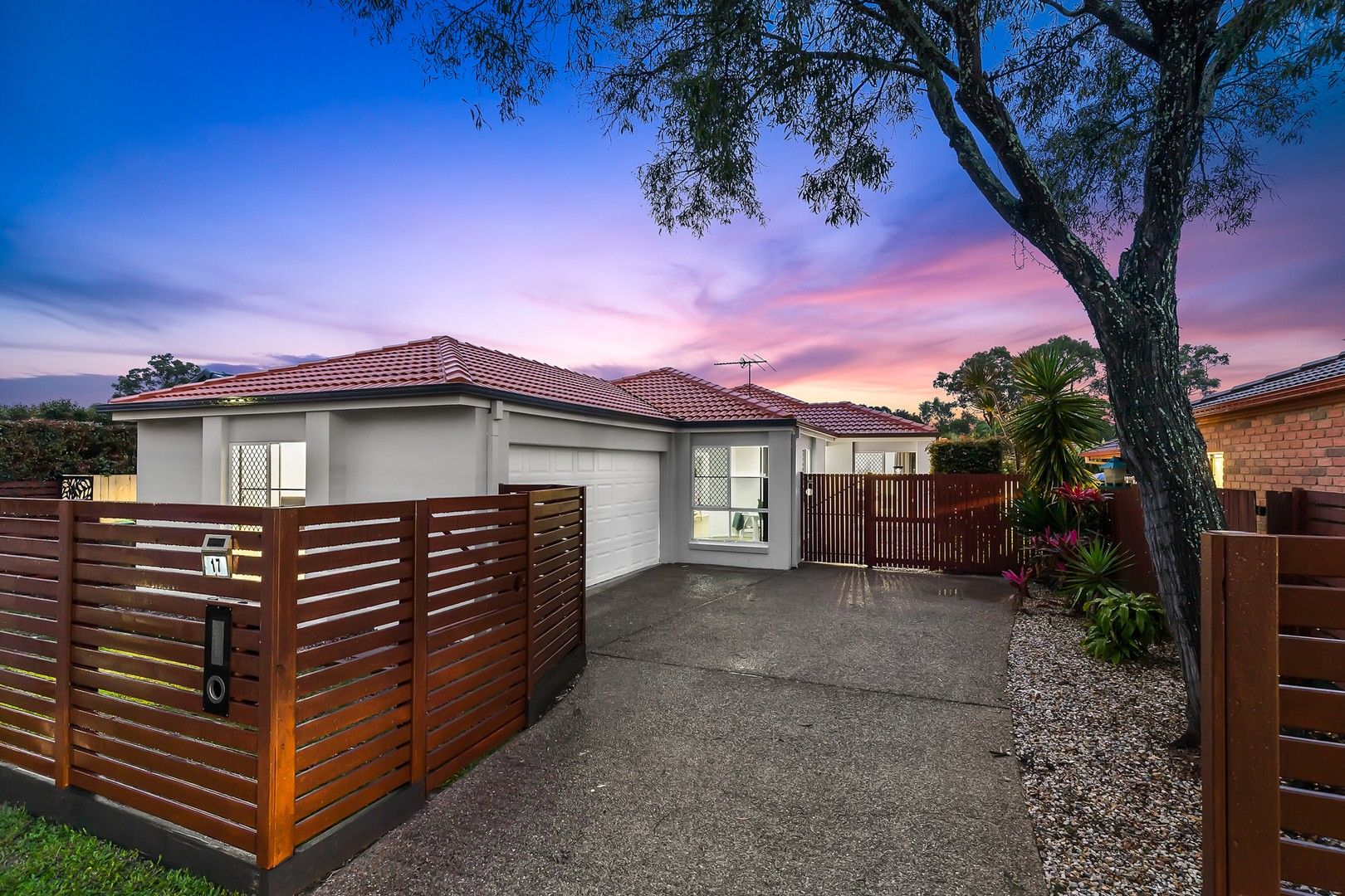 4 bedrooms House in 17 Friend Street WAKERLEY QLD, 4154