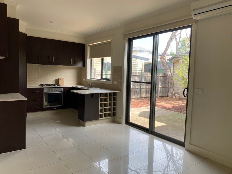 7 Henrietta Street, Hampton East VIC 3188 Townhouse For Rent 680