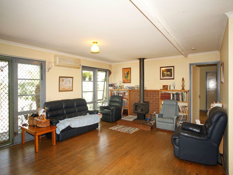 139-141 Beaconsfield-Emeral Road, Beaconsfield Upper VIC 3808, Image 2