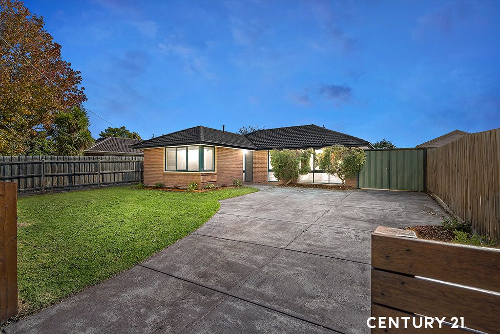 3 bedrooms House in 9 Bourke Road OAKLEIGH SOUTH VIC, 3167