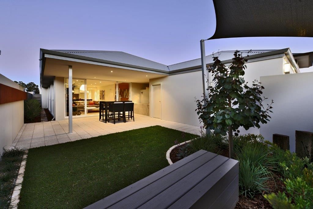 Aubin Grove WA 6164, Image 0