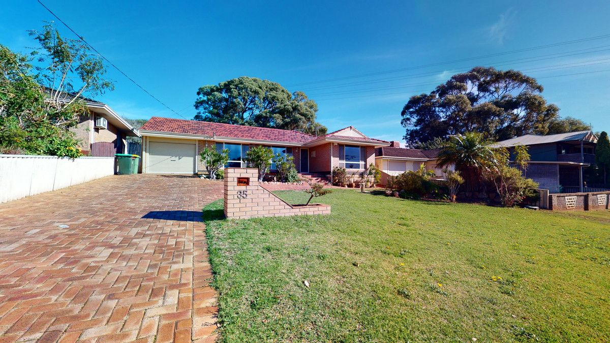 3 bedrooms House in 35 Southend Road HAMILTON HILL WA, 6163
