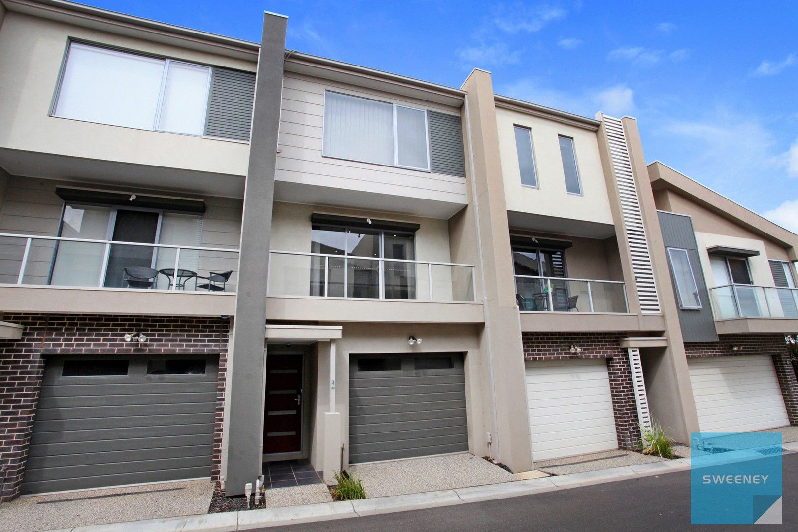 4/6977 Lancefield Drive, Caroline Springs Property History & Address