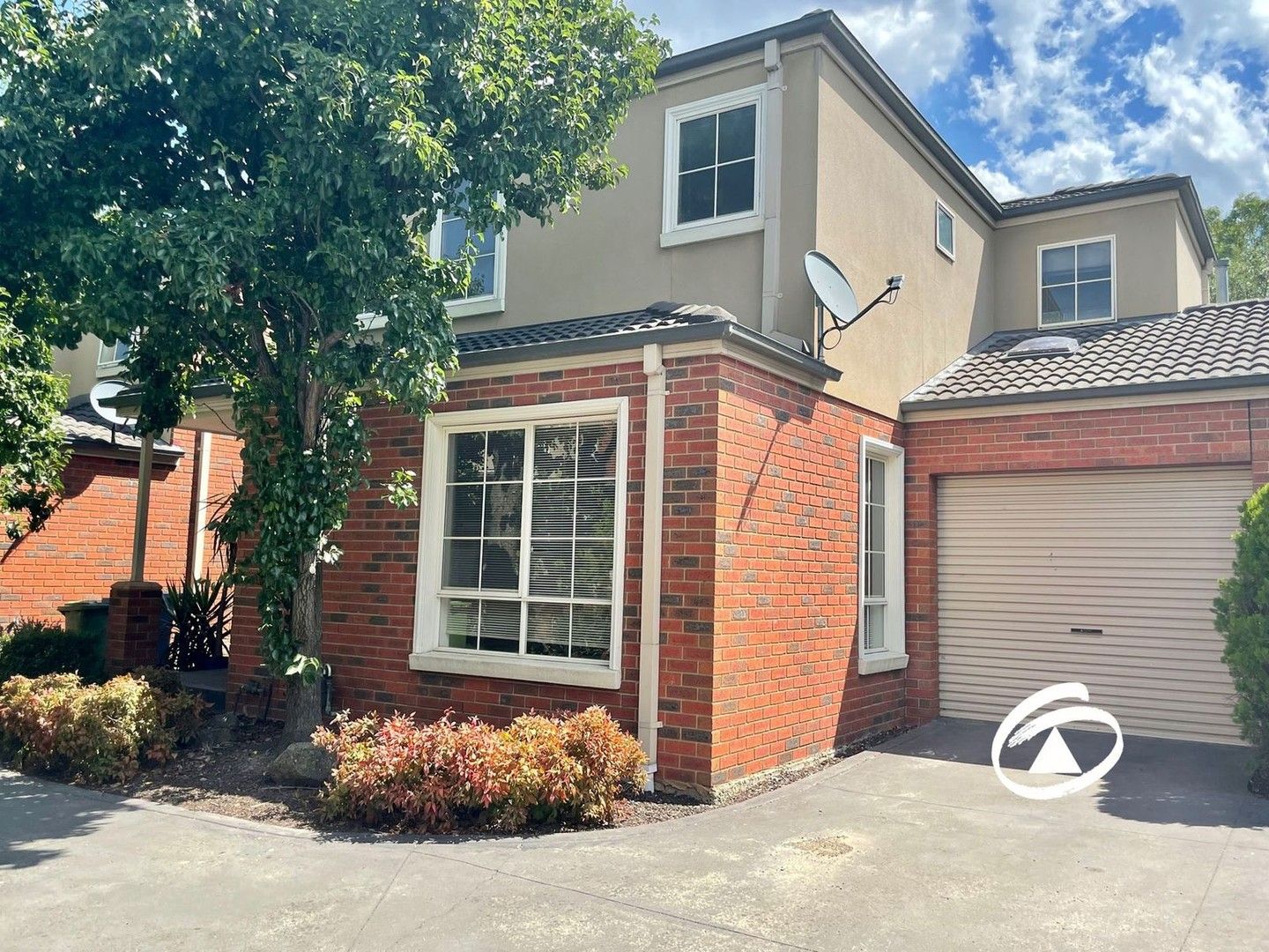 3 bedrooms Apartment / Unit / Flat in 11/1-3 Young Road HALLAM VIC, 3803