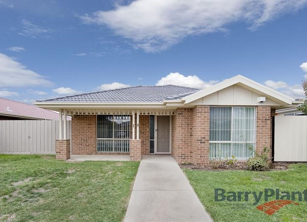 15 Banjo Paterson Circle, Point Cook VIC 3030