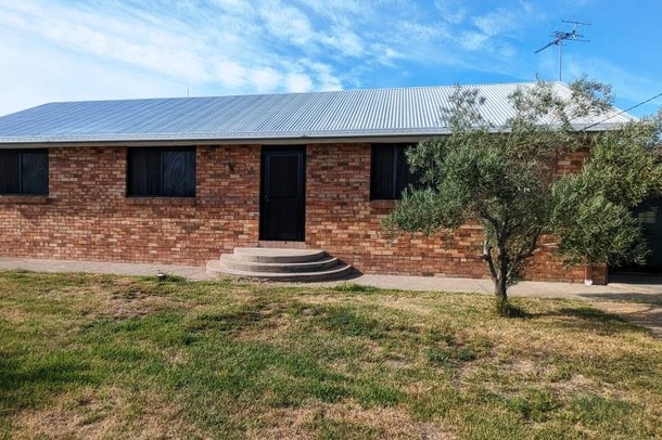 42 Amaroo Drive, Moree NSW 2400