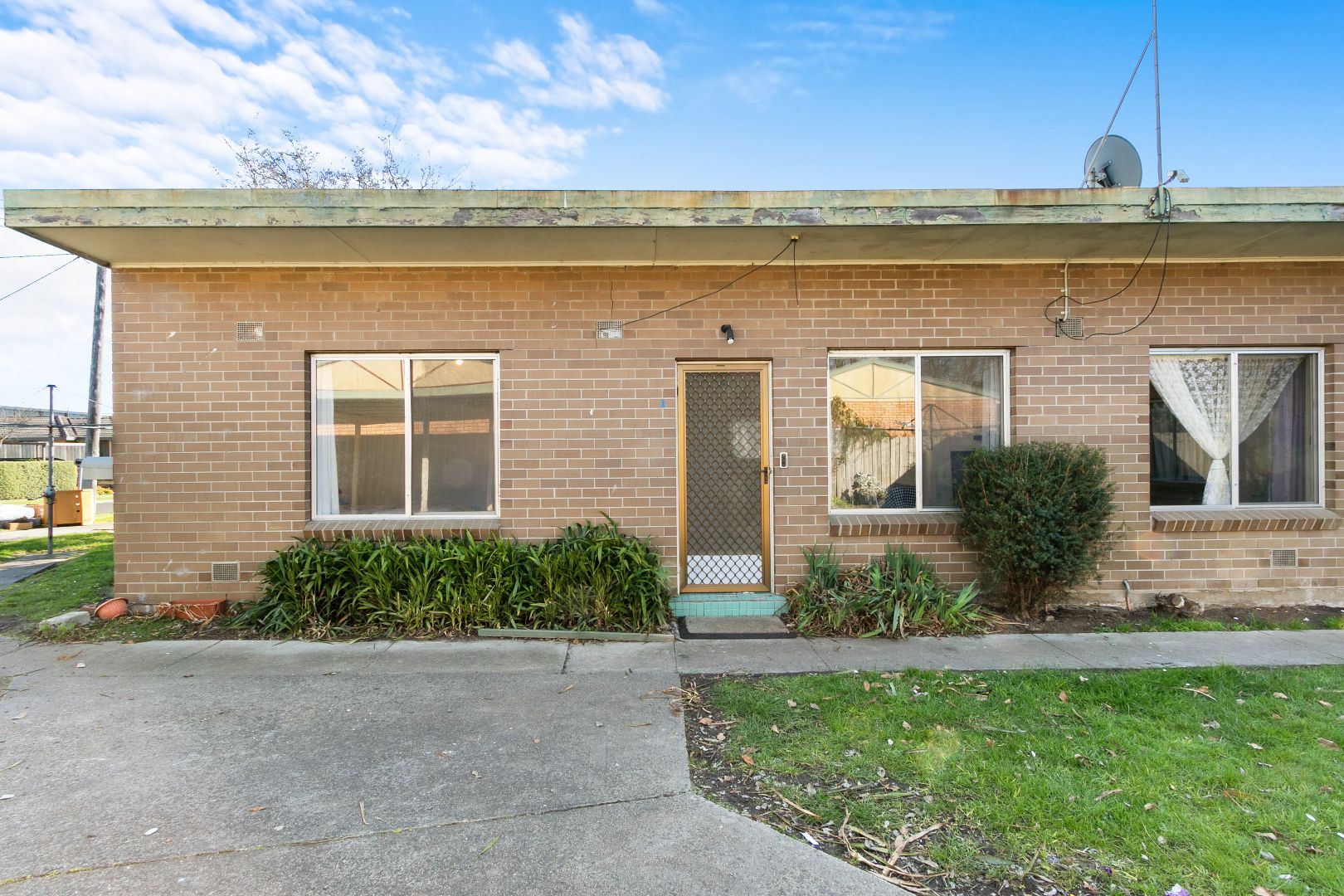 Units 1-3/12 Sinclair Ave, Morwell VIC 3840, Image 1