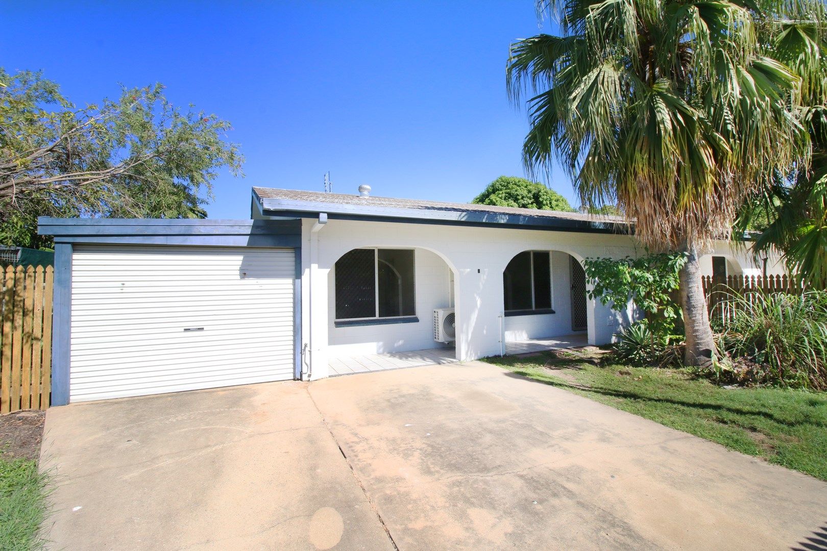 3 bedrooms Apartment / Unit / Flat in 2/33 Valencia Street CRANBROOK QLD, 4814