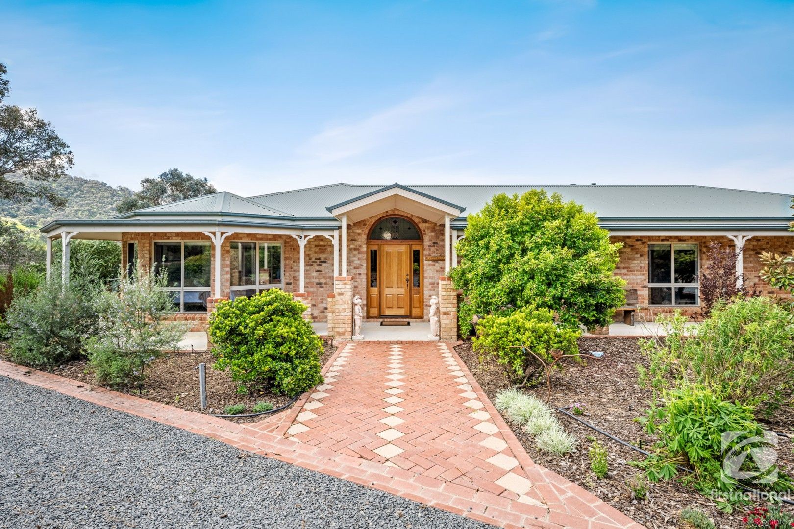 10 Riversdale Place, West Wodonga VIC 3690, Image 2