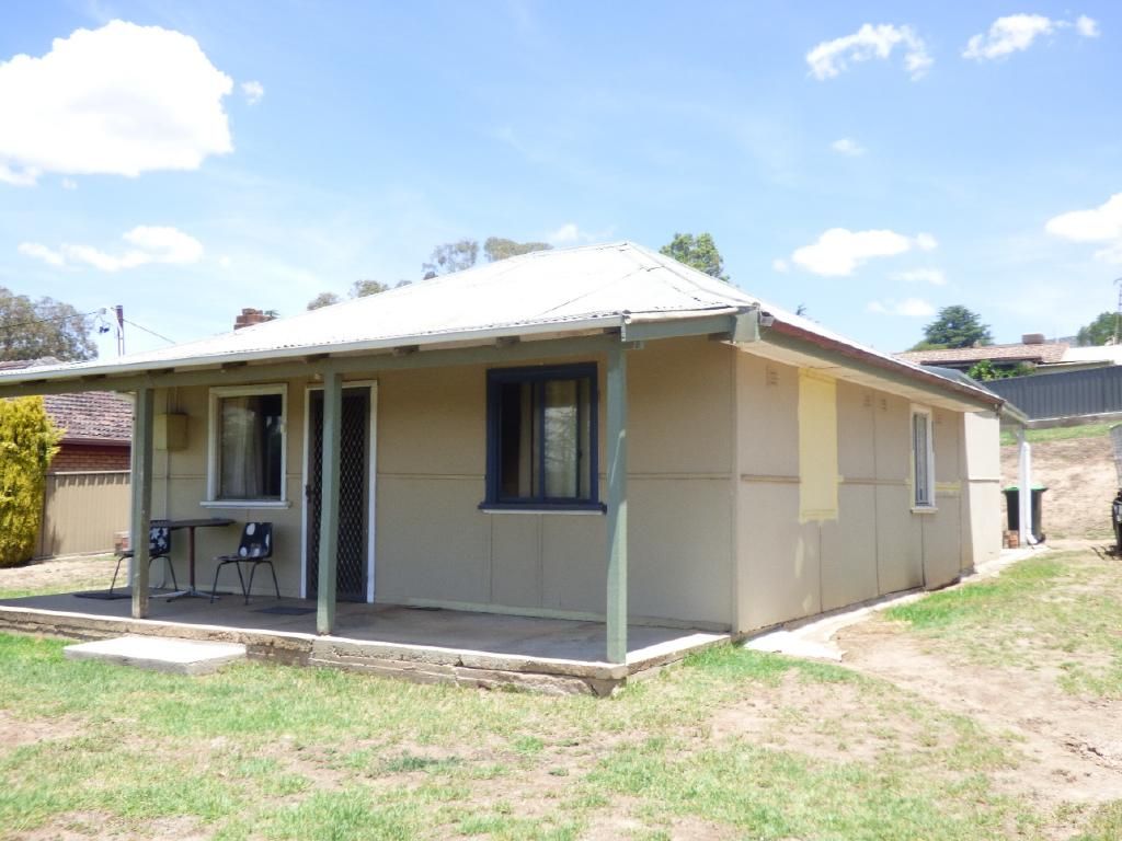 10 Lawrence Street, Cootamundra NSW 2590