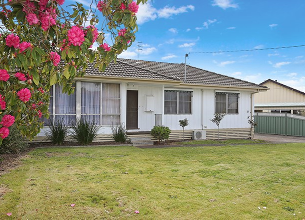 27 Sinclair Street, Colac VIC 3250