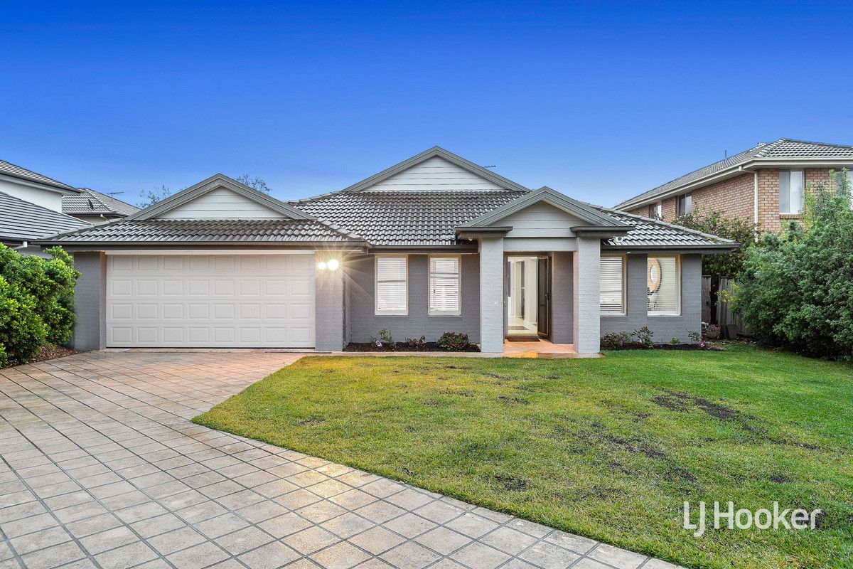 2 Manhattan Close, Sanctuary Lakes VIC 3030, Image 2