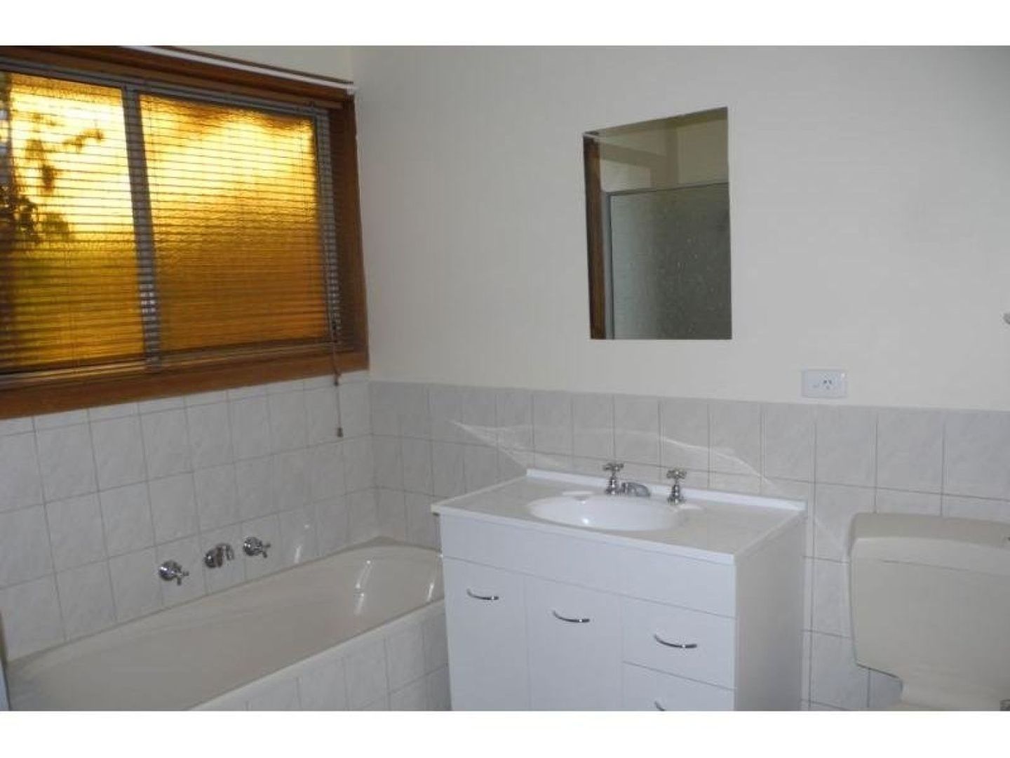 1A/Evelyn Grove, Healesville VIC 3777 House For Rent 340 Domain