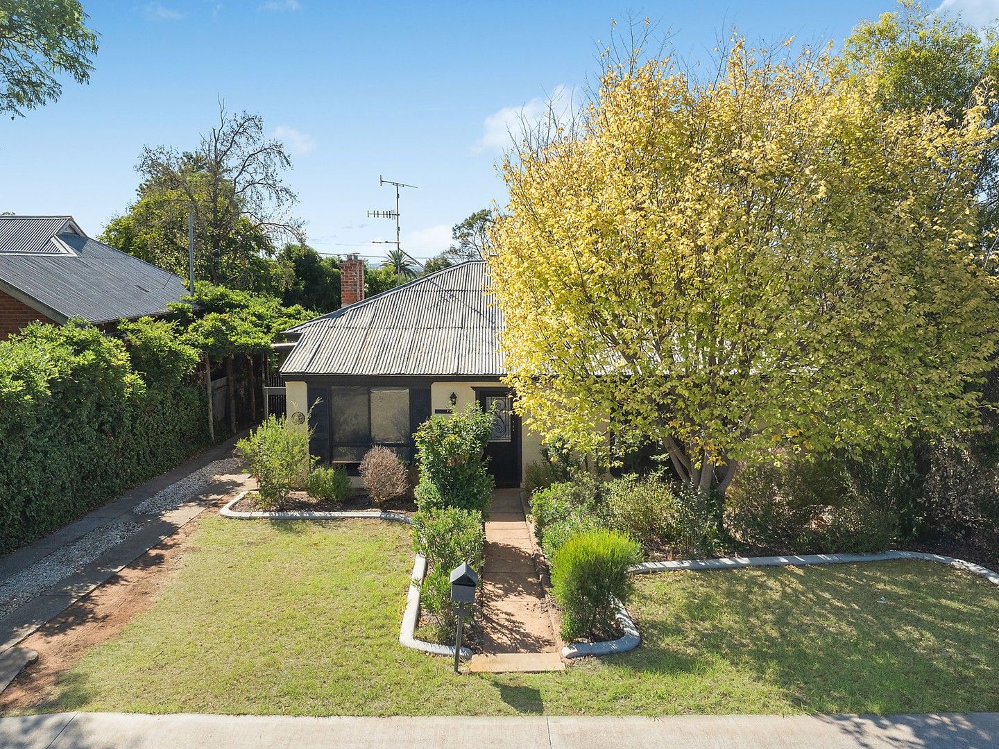 28 Waratah St, Leeton NSW 2705 House For Rent Domain