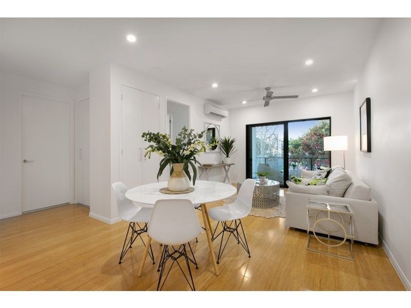 3 bedrooms Apartment / Unit / Flat in 1 LIVINGSTONE STREET YEERONGPILLY QLD, 4105