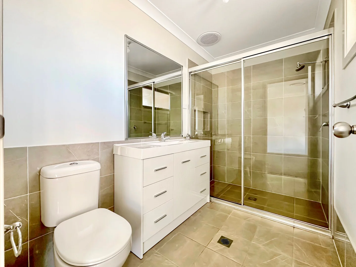 Additional image 8 of 1 Saddleback Crescent, Stream Hill NSW 2526