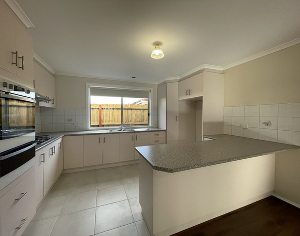 2 Roff Court, Altona Meadows VIC 3028