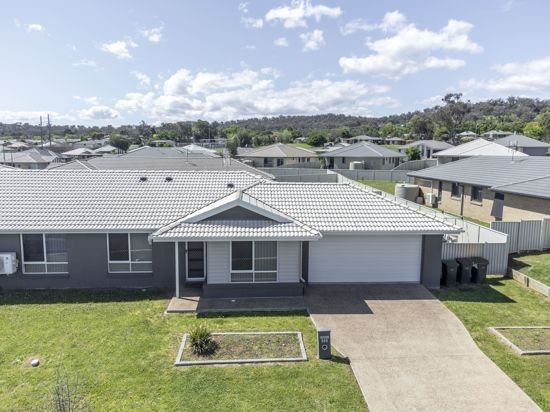 3 bedrooms House in 2/56 Tulipwood Crescent TAMWORTH NSW, 2340